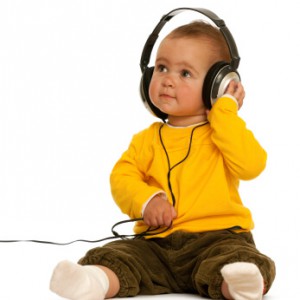 Kind mit Kopfhörern-1