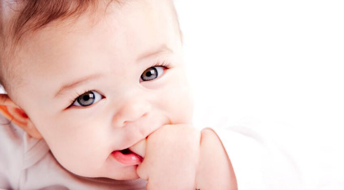 Dein Baby Zahnt Was Du Dazu Wissen Solltest Mibaby Magazin Ratgeber Testberichte Fur Eltern