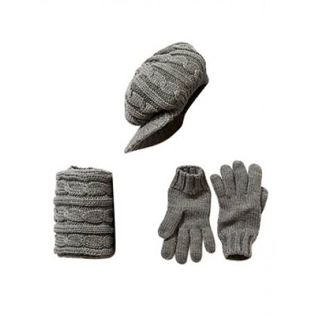 Set aus Schal, Mütze und Handschuhen Set aus Schal, Mütze und Handschuhen