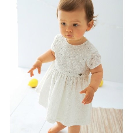 Baby-Kleid mit Lochstickerei