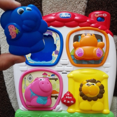 2 in 1 Formensortierer und Puzzle 2 in 1 Formensortierer und Puzzle